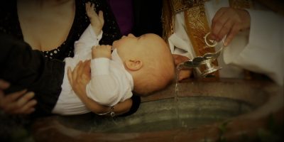 Quelle est la différence entre le baptême d’eau et le baptême du Saint-Esprit ?